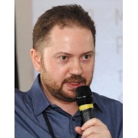 Юрий Петров